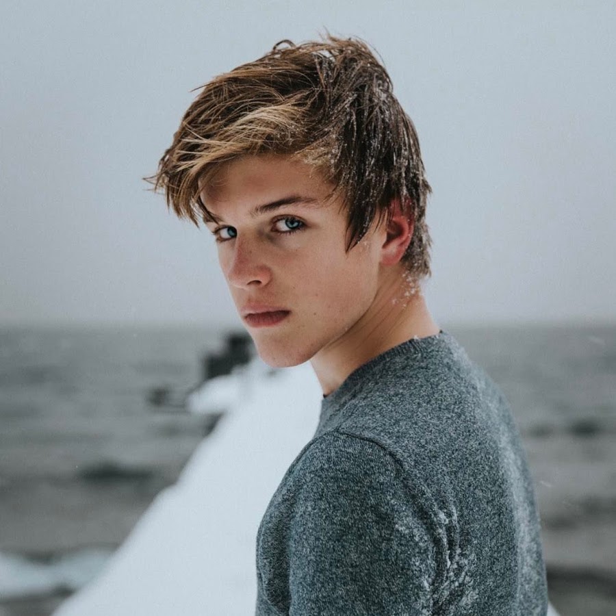 Alex Lange